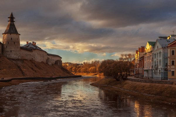 Псков вечером
