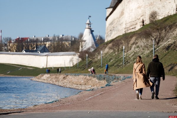 Остров весной Псков
