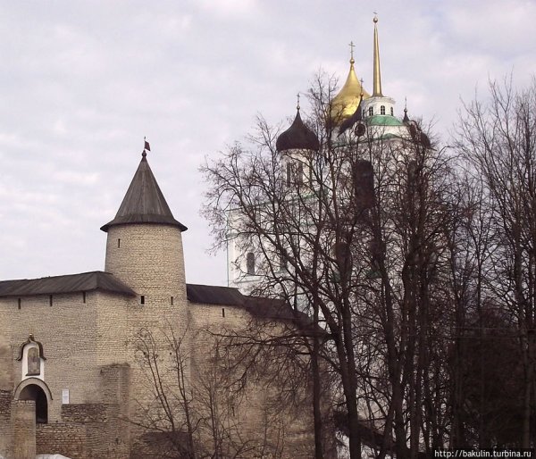 Псков улицы весной