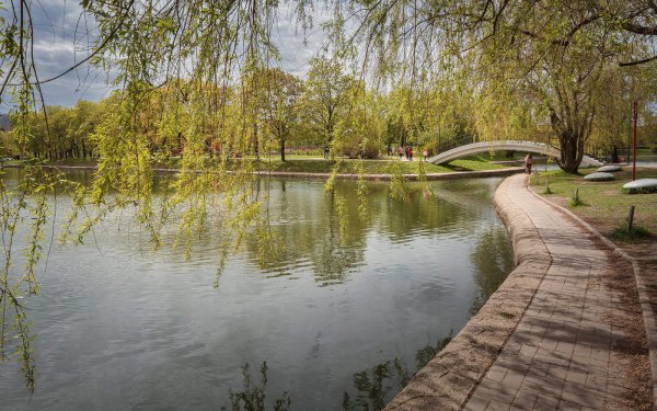 Весенний парк