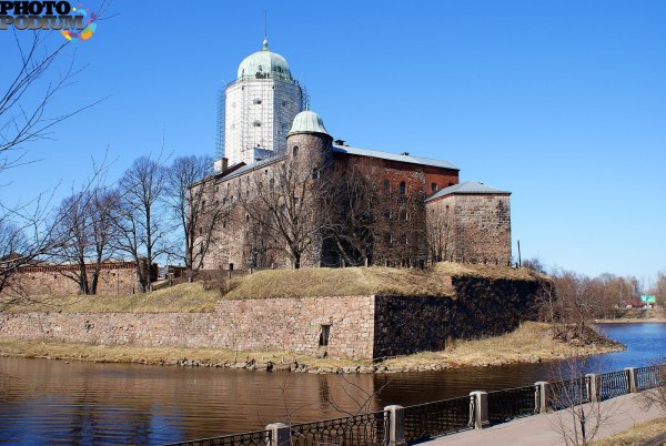 Выборгский замок Выборг осенью
