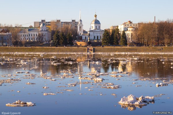 Март в городе