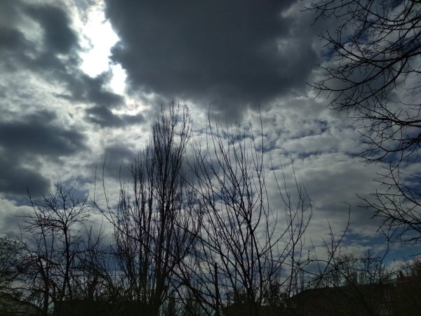 Пасмурный май