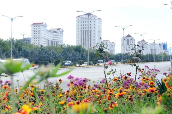 Ашхабад весной