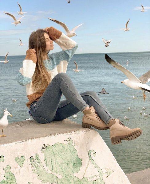 Девушка море Чайки