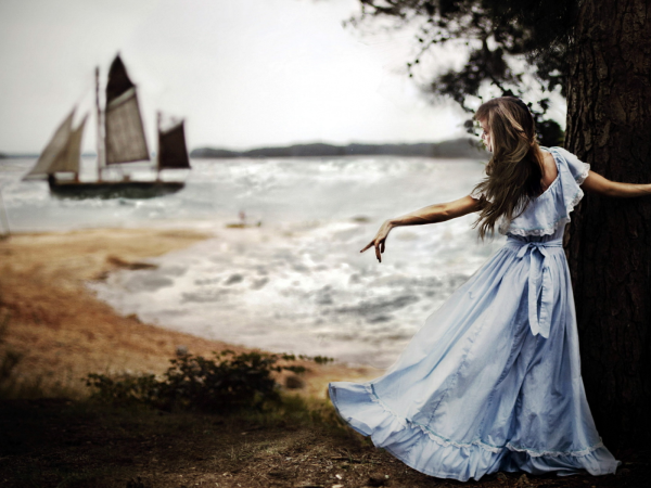 Девушка в платье