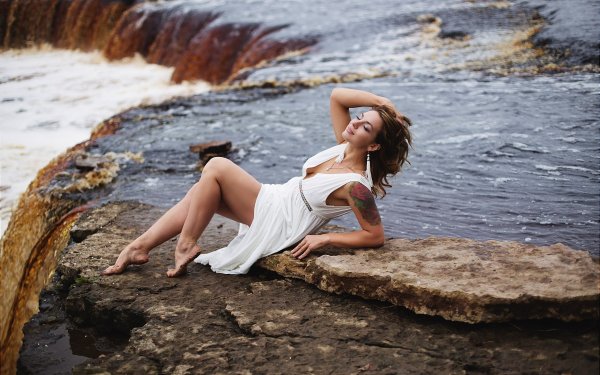 Фотосессия возле воды