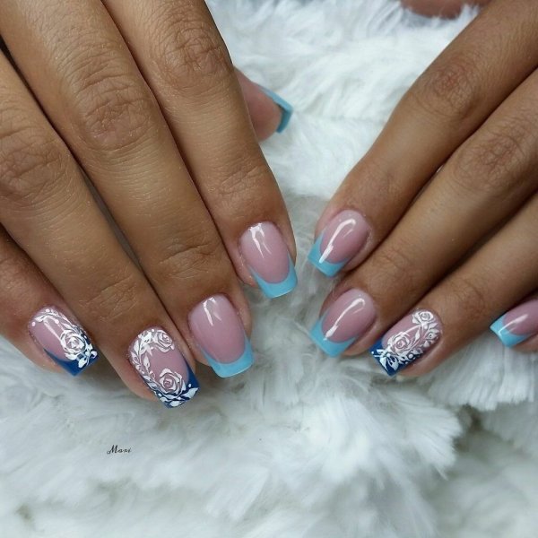 Голубой френч на ногтях