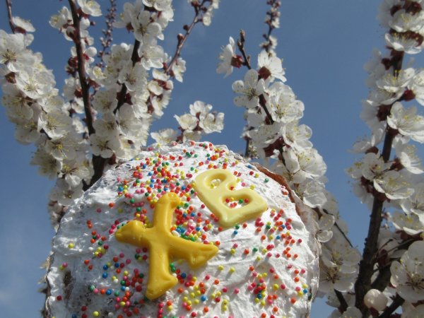 Пасхальная композиция с куличом