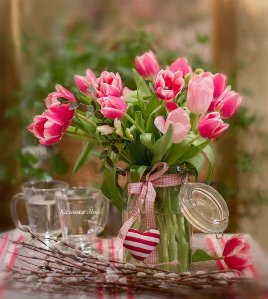 Доброе утро и букет тульпан