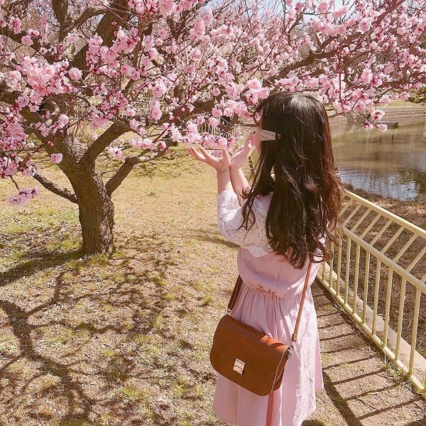 Кореянка Весна со спины