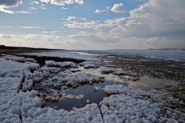 Братское море зимой