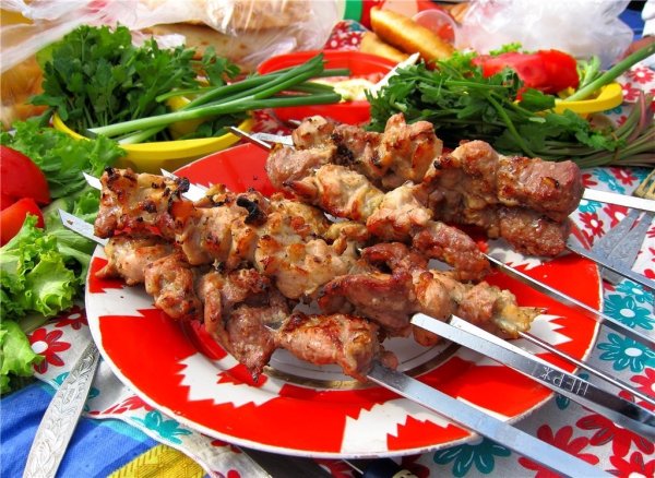 Шашлык у реки