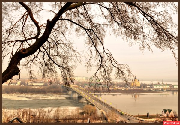 Утро ранней весны в городе