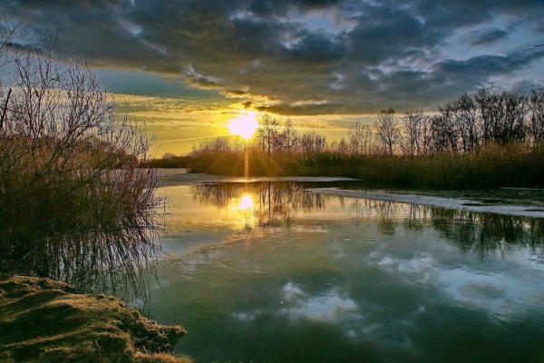 Весна солнце река