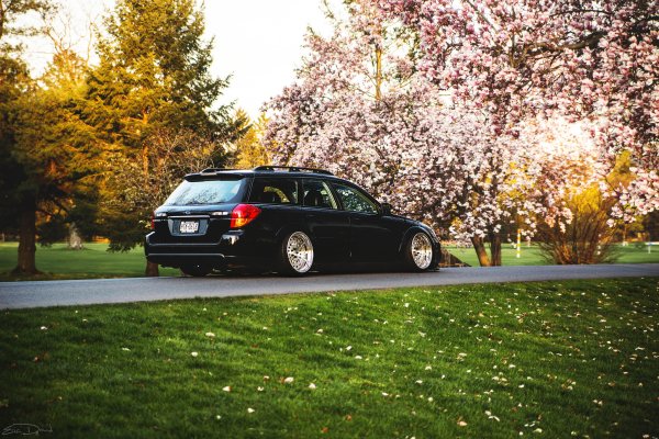 Машина в цветах