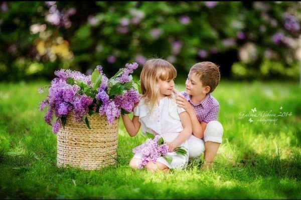 Мальчик с сиренью