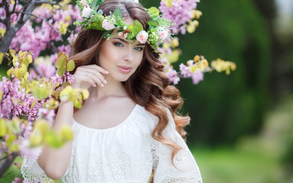 Портрет девушки весны