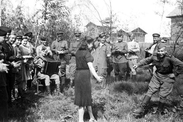 Встреча солдат после войны 1945