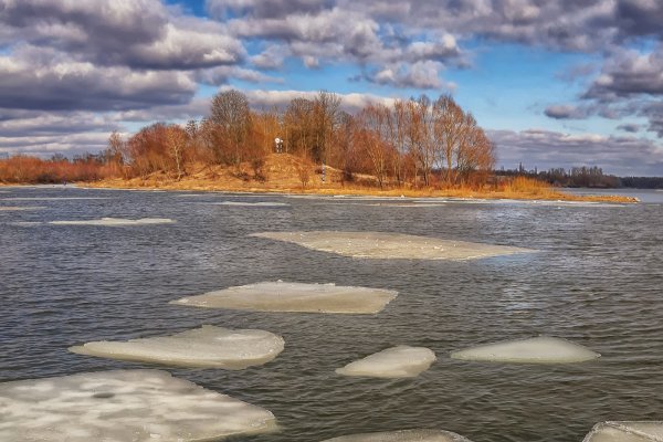 Весенний ледоход на реке
