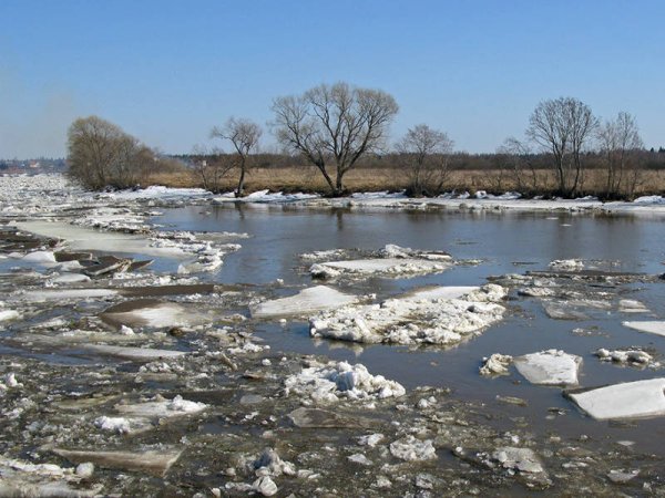 Ледоход на реке Кама