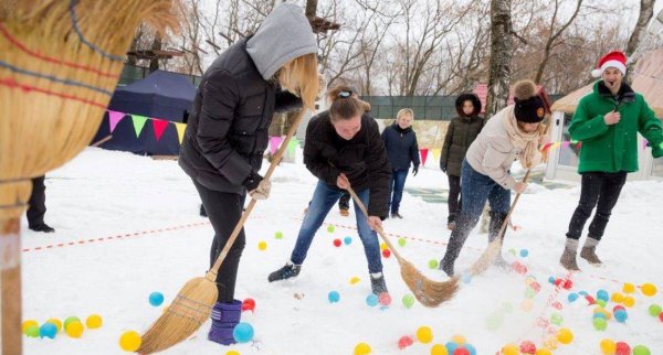 Игры с мячом на улице