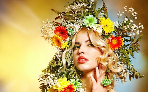 Девушка в цветах