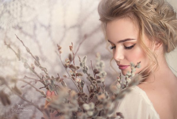 Снег тает девушка