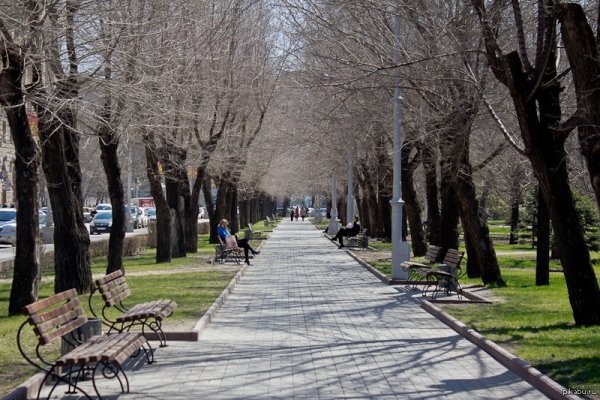Весна в городском парке
