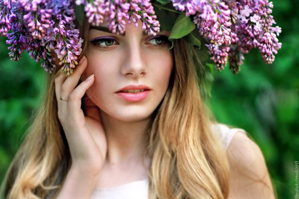 Весенний портрет с сиренью