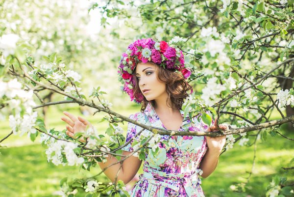 Портреты в виде девушек