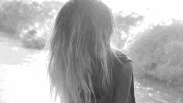 Блондинка со спины