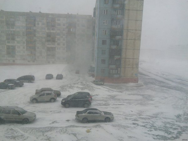 Таяние снега в Норильске