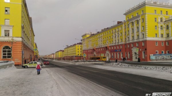 Снег летом в Норильске