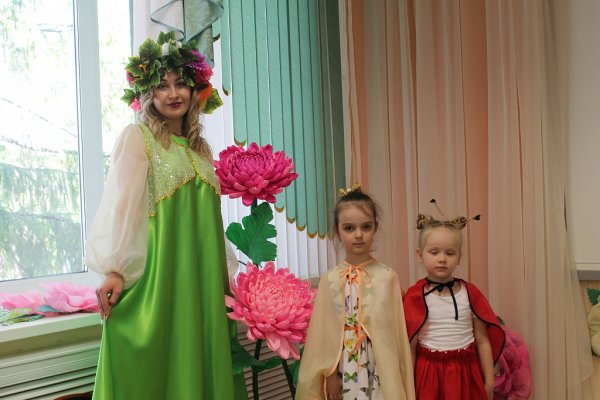 Наряд весны для девочки