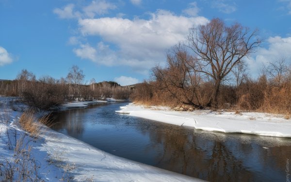 Весенняя река