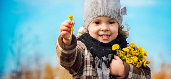 Дети с цветами