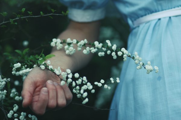 Цветок на руку.