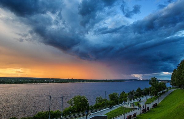 Набережная Пермь Весна