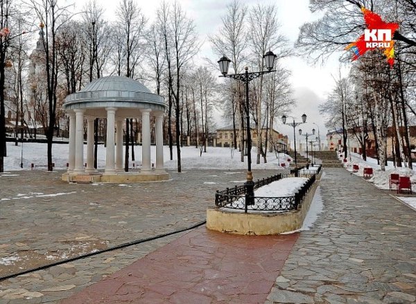 Лужа во дворе