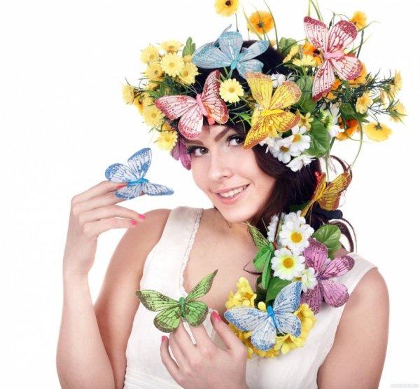 Девушка с весенними цветами