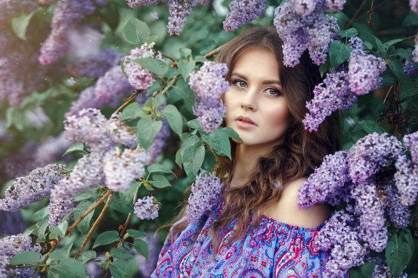 Женщина в цветах