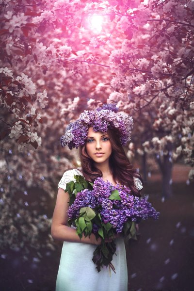 Лица из силуэтов цветов