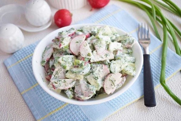 Весенний салат с редиской