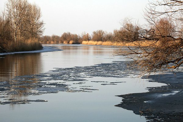 Весна лед на реке