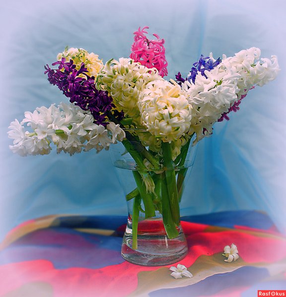 Красивый весенний букет