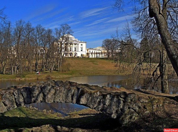 Павловск ранней весной