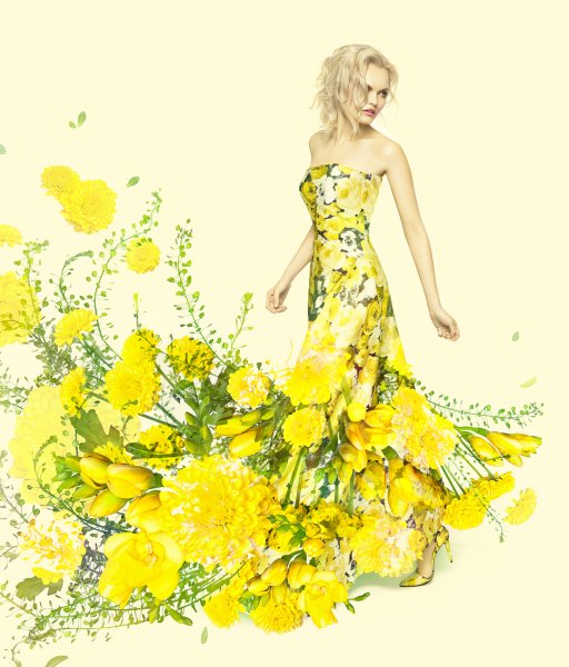 Девушка в платье из цветов