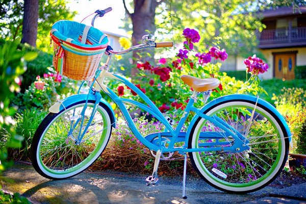 Яркий велосипед
