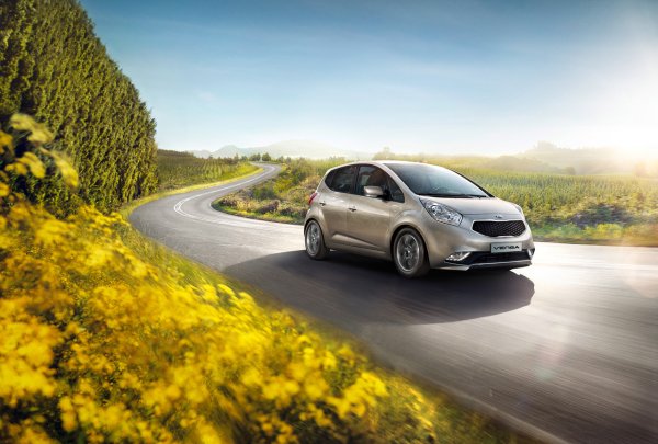 Автомобиль на природе